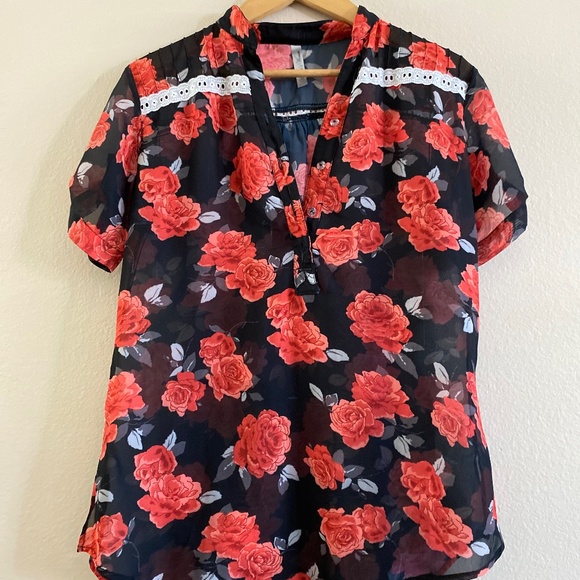 Rose Blouse - Picture 2 of 6